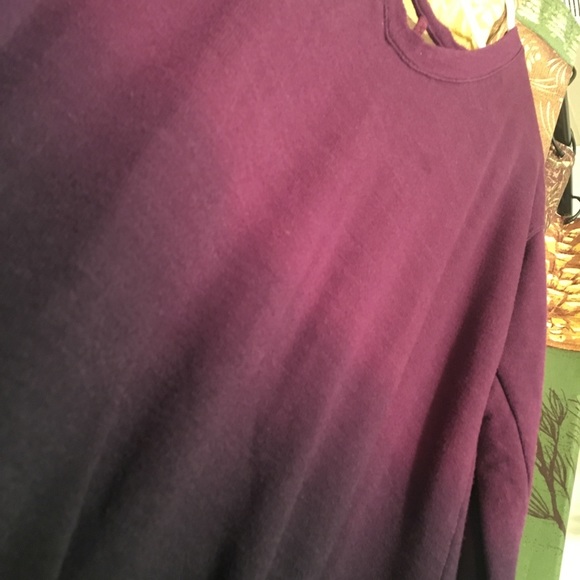 Cute purple ombré long sleeve with open back - Picture 3 of 4